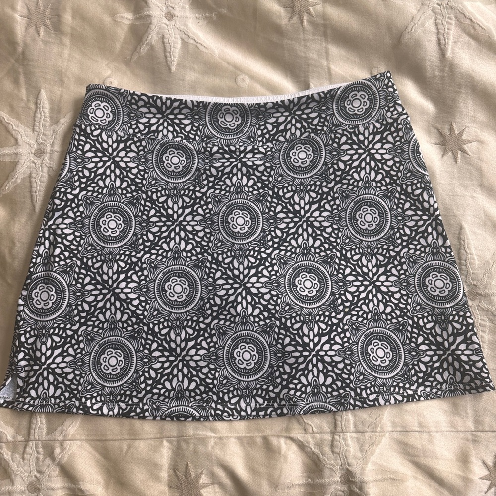 Soybu Black and White Patterned A-Line Skirt with built-in shorts brand new